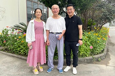 Mr. He Shijun, aasaasaha JINHAILUO, ayaa booqday ZHOUSHAN JWELL Screw&Barrel Co., LTD.